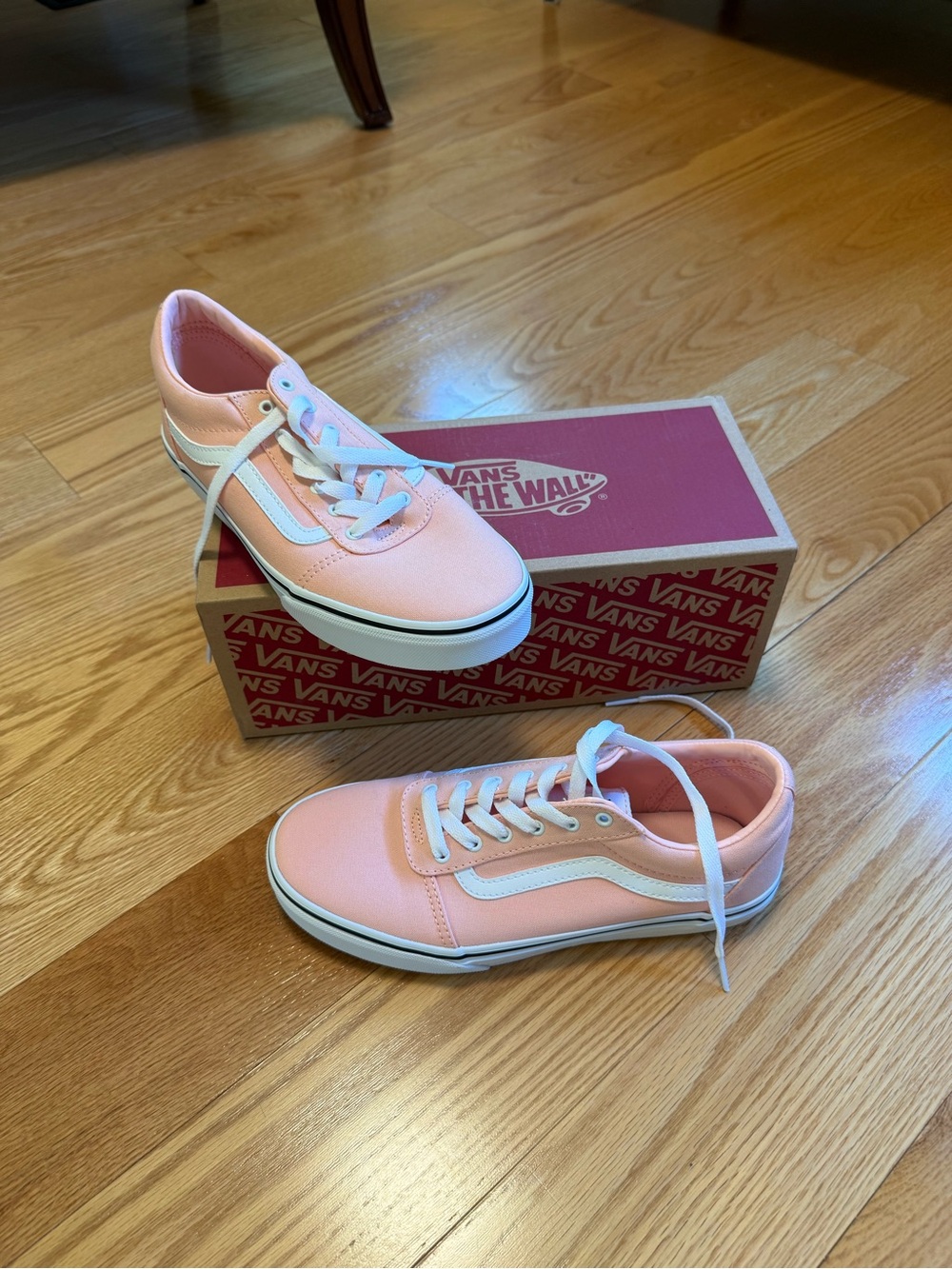 Vans Old Skool Low Top Sneakers - Pink & White